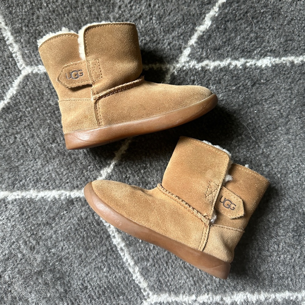 Kids Ugg Boots Size 8